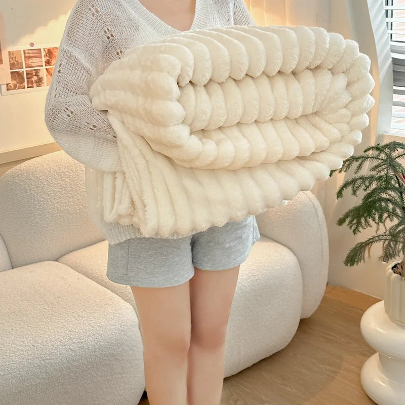 Soft Large Plush Blanket for Sofa and Bed Fluffy Multi-functional Knit Blanket Suitable for Single and Double Bed