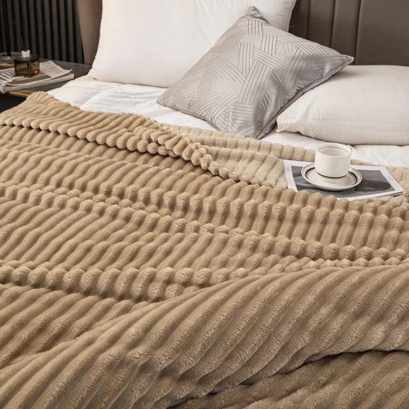 Soft Large Plush Blanket for Sofa and Bed Fluffy Multi-functional Knit Blanket Suitable for Single and Double Bed